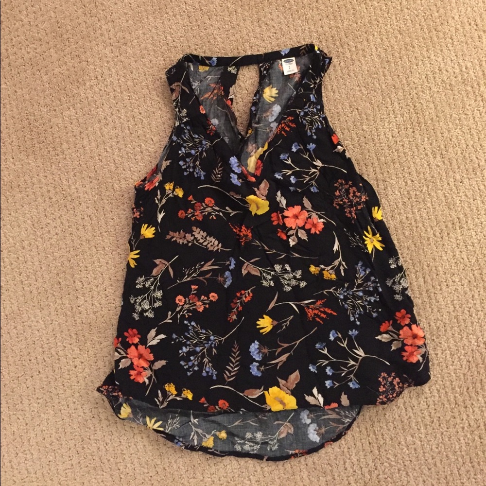 V-neck floral top